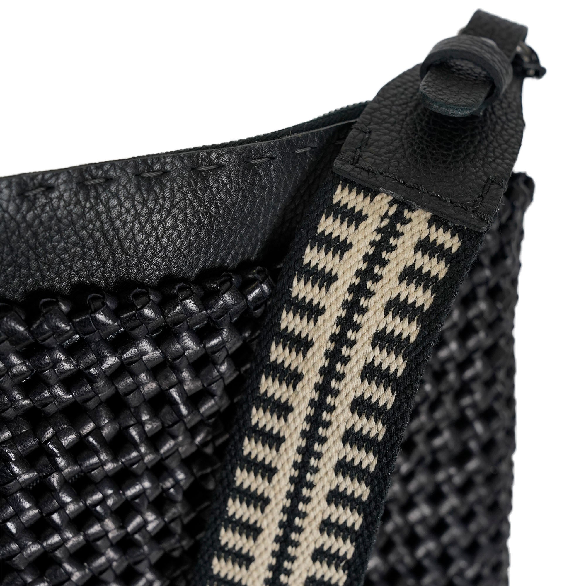 BD4916 Zip Clutch Intreccio Summer L Band Grega Intreccio Crochet Nero