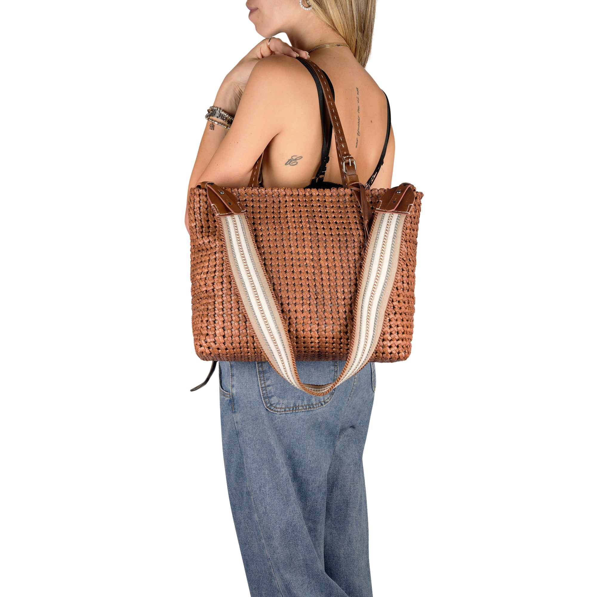BD4945 Minerva Shopping M Intreccio Crochet Cuoio